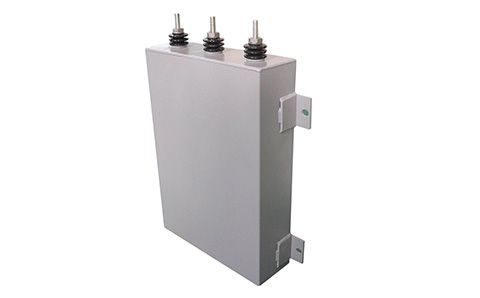 電容器的容量大小與什么有關(guān)？為什么？