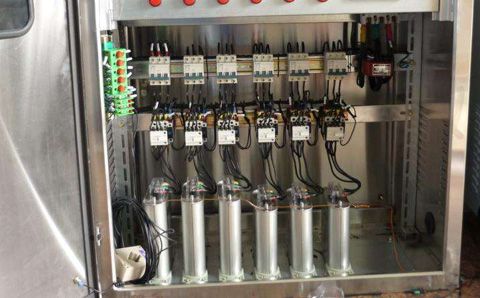 低壓電力電容器爆炸的原因是什么？
